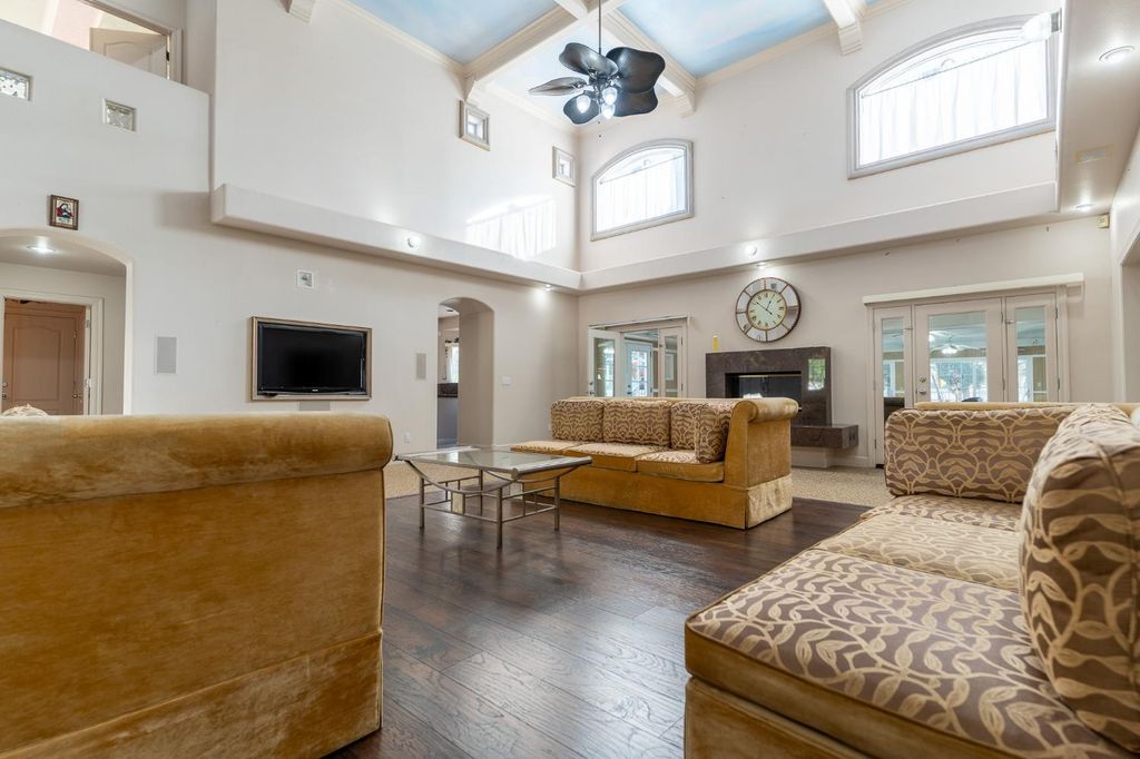 Image 17 of property listing at 8067 E Belmont Avenue, Fresno, CA 93737