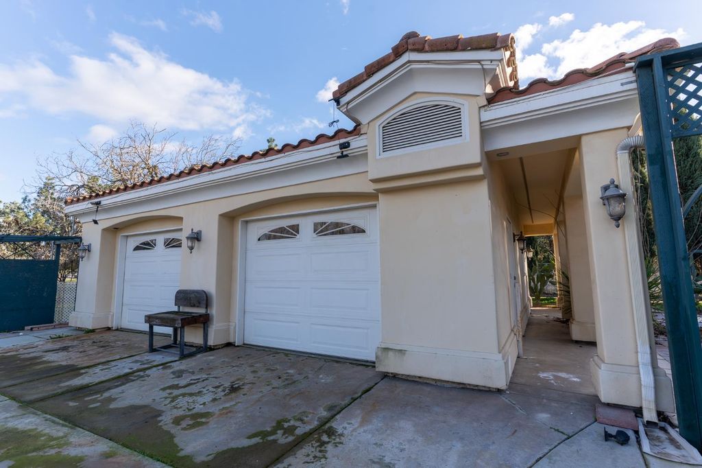 Image 20 of property listing at 8067 E Belmont Avenue, Fresno, CA 93737
