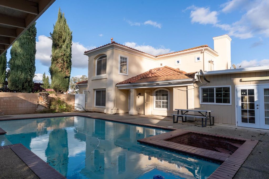 Image 27 of property listing at 8067 E Belmont Avenue, Fresno, CA 93737