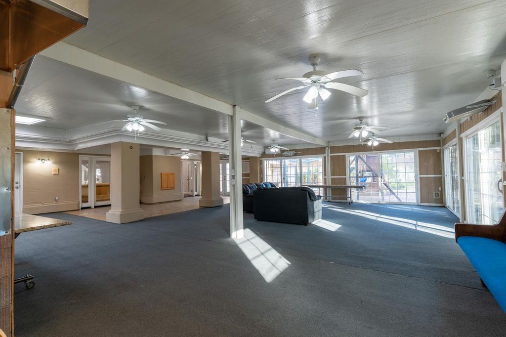 Image 34 of property listing at 8067 E Belmont Avenue, Fresno, CA 93737