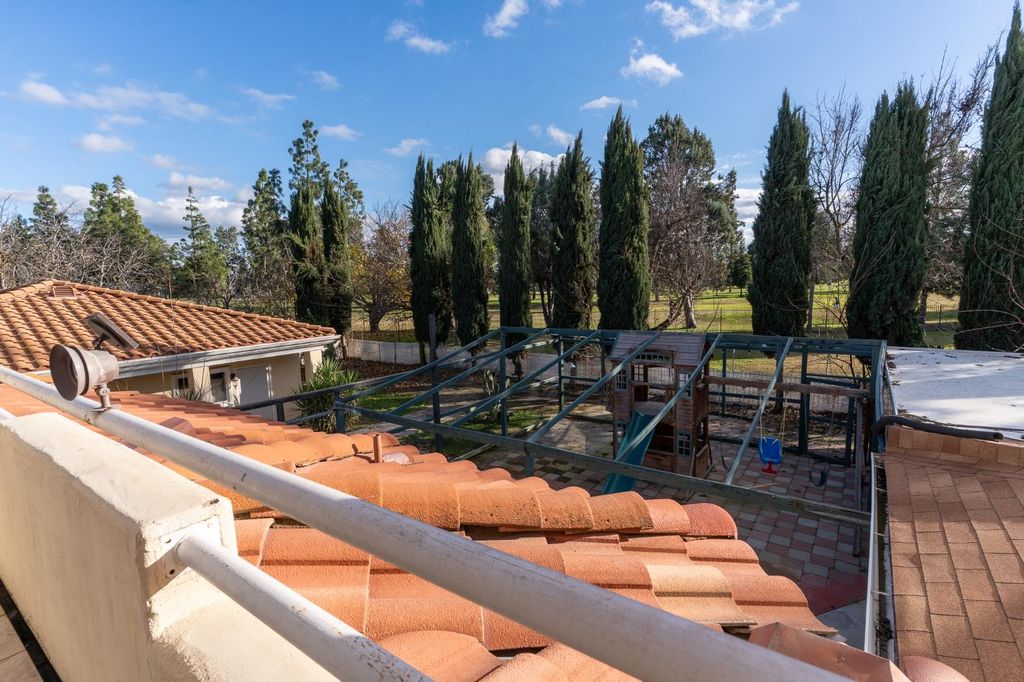 Image 38 of property listing at 8067 E Belmont Avenue, Fresno, CA 93737