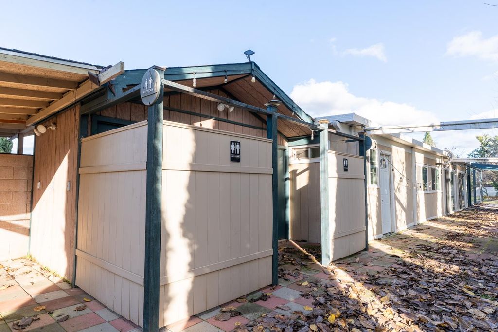 Image 60 of property listing at 8067 E Belmont Avenue, Fresno, CA 93737