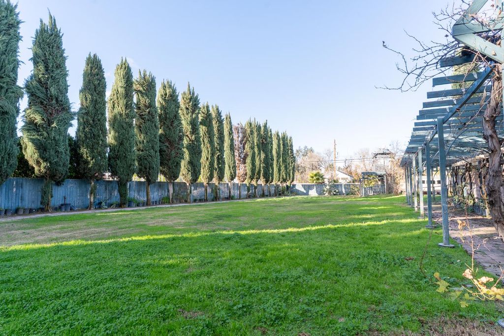 Image 61 of property listing at 8067 E Belmont Avenue, Fresno, CA 93737