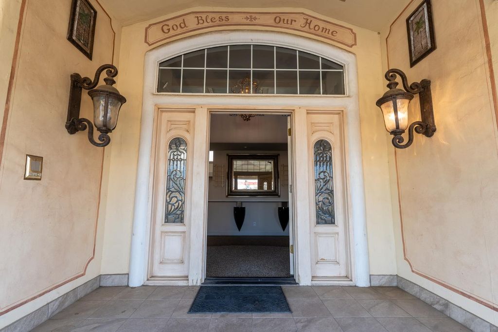 Image 8 of property listing at 8067 E Belmont Avenue, Fresno, CA 93737