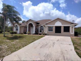 312 SW Buzby Court, Port St. Lucie, Port St Lucie, FL 34953