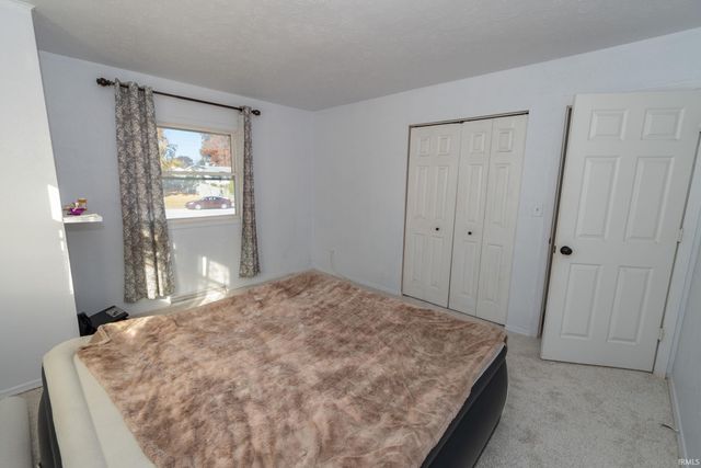 2734 Arrowhead Drive, South Bend, IN 46628