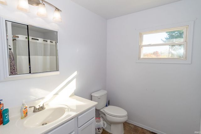 2734 Arrowhead Drive, South Bend, IN 46628