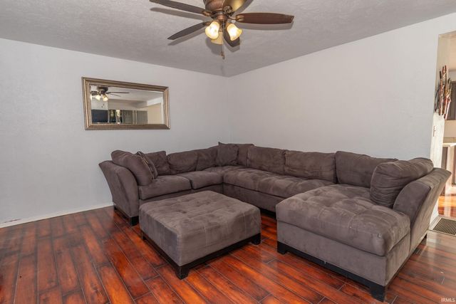 2734 Arrowhead Drive, South Bend, IN 46628