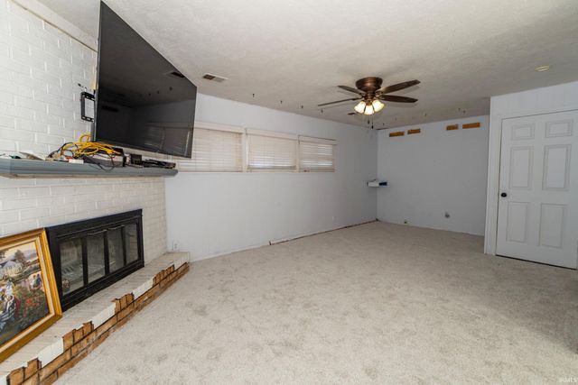 2734 Arrowhead Drive, South Bend, IN 46628