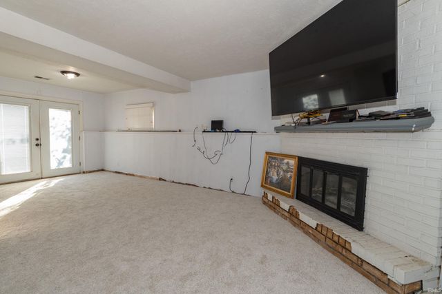 2734 Arrowhead Drive, South Bend, IN 46628