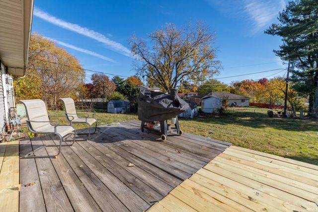 2734 Arrowhead Drive, South Bend, IN 46628