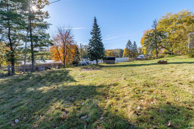 2734 Arrowhead Drive, South Bend, IN 46628