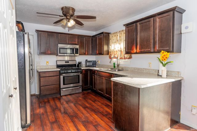 2734 Arrowhead Drive, South Bend, IN 46628