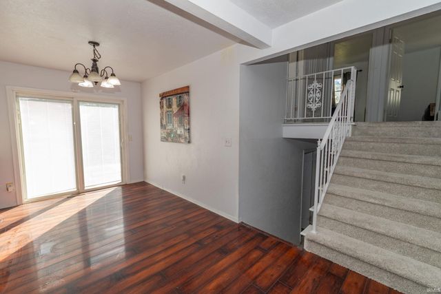 2734 Arrowhead Drive, South Bend, IN 46628