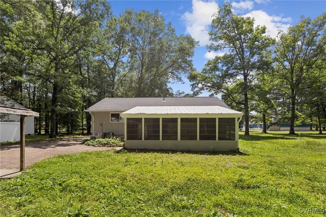 8238 Lansdowne Rd, Mechanicsville, VA 23116