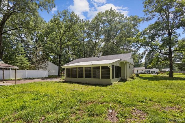 8238 Lansdowne Rd, Mechanicsville, VA 23116