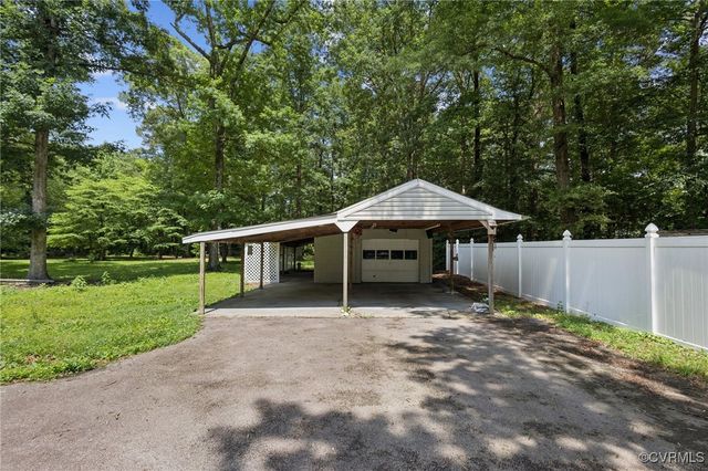 8238 Lansdowne Rd, Mechanicsville, VA 23116