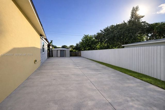 11930 SW 187th Ter, Miami, FL 33177