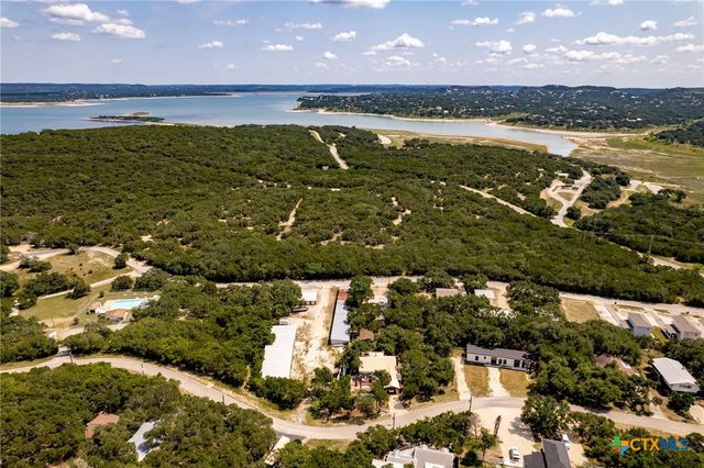 1381 Hillcrest Forest, Canyon Lake, TX 78133