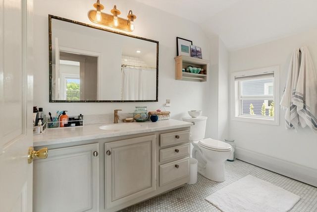 635 Adams St, Milton, MA 02186