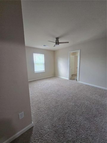 1013 Autumn Drive, Loganville, GA 30052