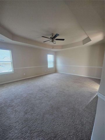 1013 Autumn Drive, Loganville, GA 30052
