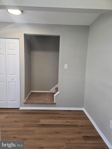 574 W LOCH LOMOND DR, Sicklerville, NJ 08081