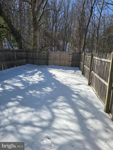 574 W LOCH LOMOND DR, Sicklerville, NJ 08081