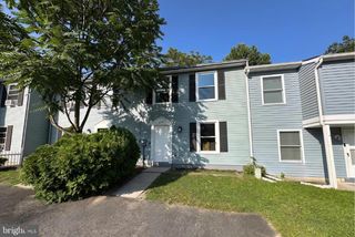 574 W LOCH LOMOND DR, Sicklerville, NJ 08081