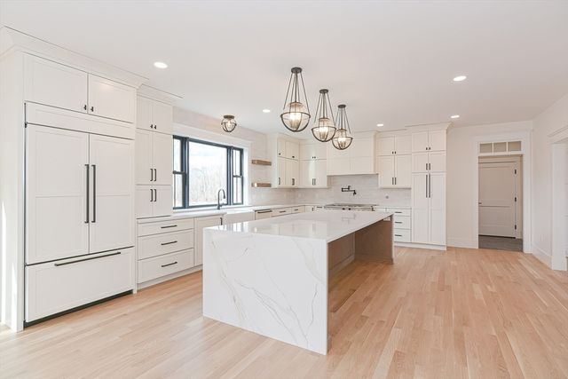 11 Ledge Hill Ln, Rehoboth, MA 02769