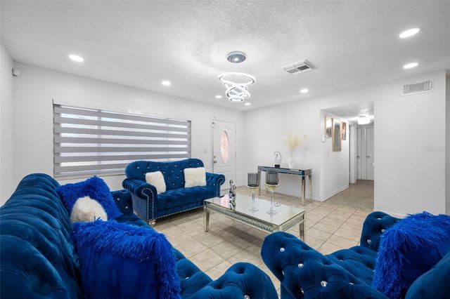 7607 W HANNA AVENUE, Tampa, FL 33615