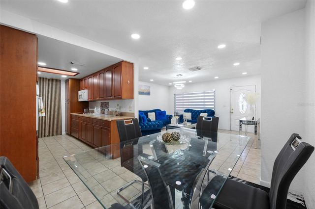 7607 W HANNA AVENUE, Tampa, FL 33615