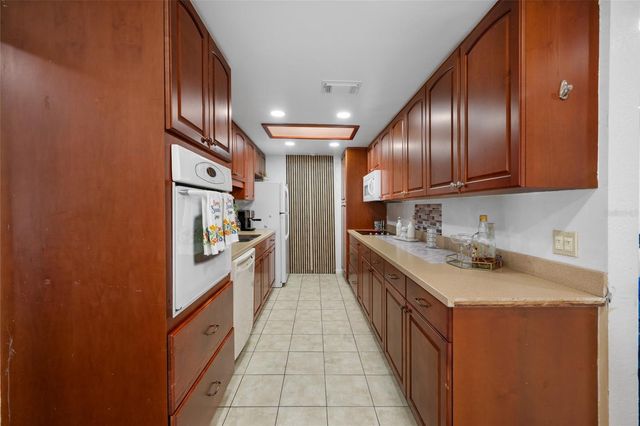 7607 W HANNA AVENUE, Tampa, FL 33615