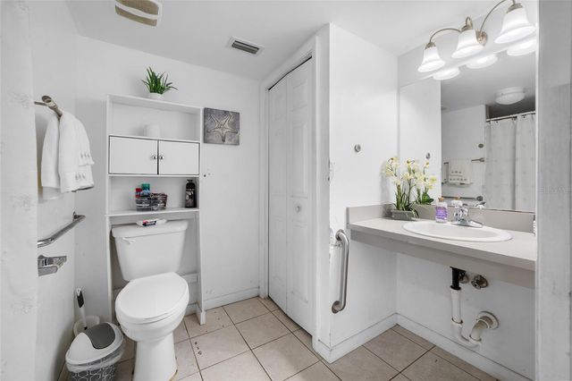 7607 W HANNA AVENUE, Tampa, FL 33615