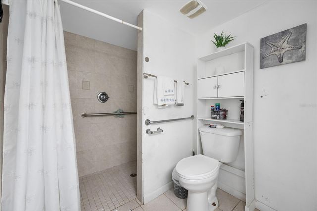 7607 W HANNA AVENUE, Tampa, FL 33615