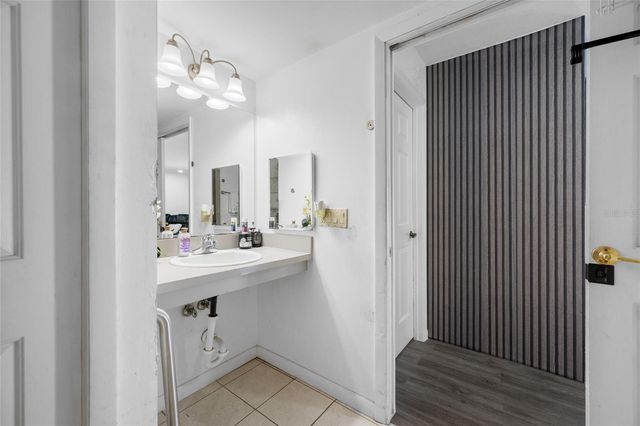 7607 W HANNA AVENUE, Tampa, FL 33615