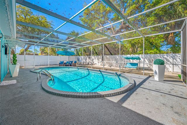 7607 W HANNA AVENUE, Tampa, FL 33615