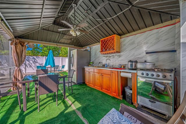 7607 W HANNA AVENUE, Tampa, FL 33615