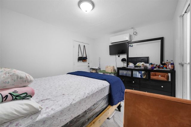 7607 W HANNA AVENUE, Tampa, FL 33615