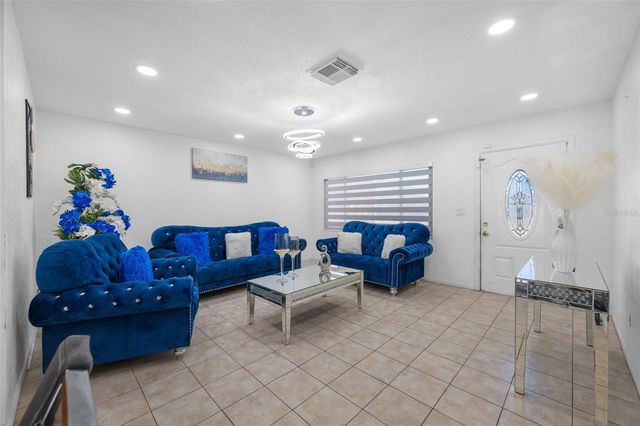 7607 W HANNA AVENUE, Tampa, FL 33615