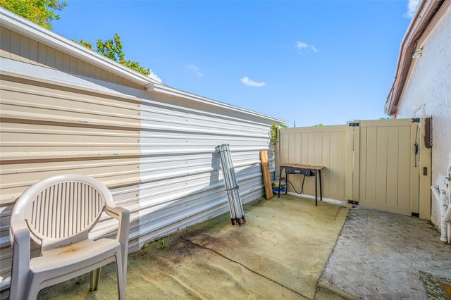 7607 W HANNA AVENUE, Tampa, FL 33615