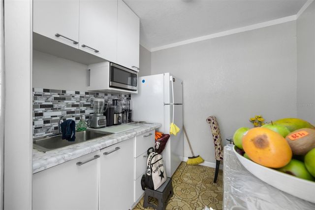 7607 W HANNA AVENUE, Tampa, FL 33615