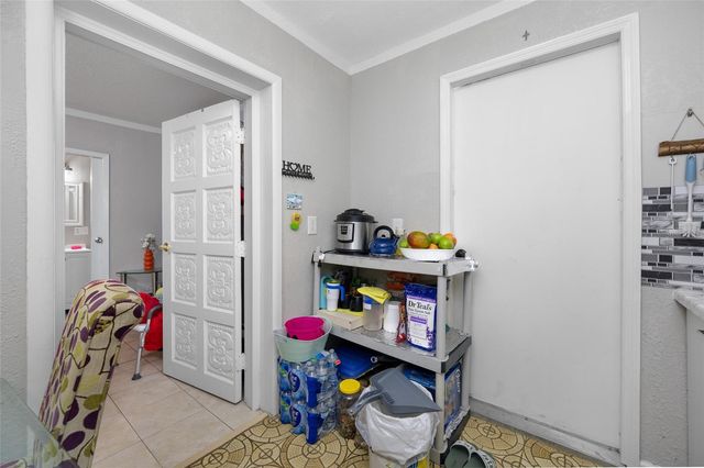 7607 W HANNA AVENUE, Tampa, FL 33615