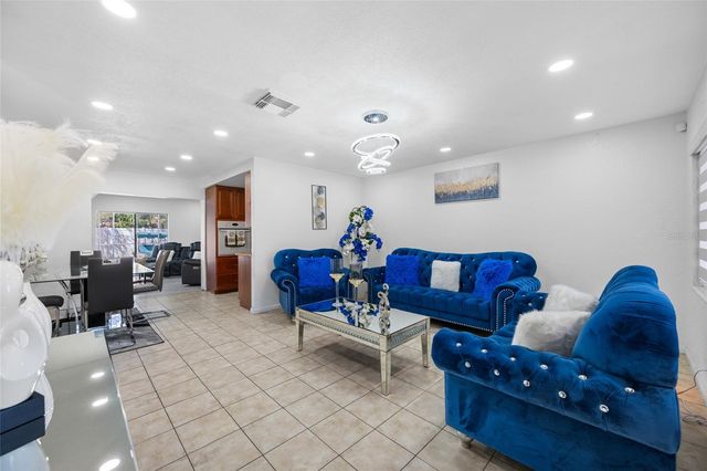 7607 W HANNA AVENUE, Tampa, FL 33615