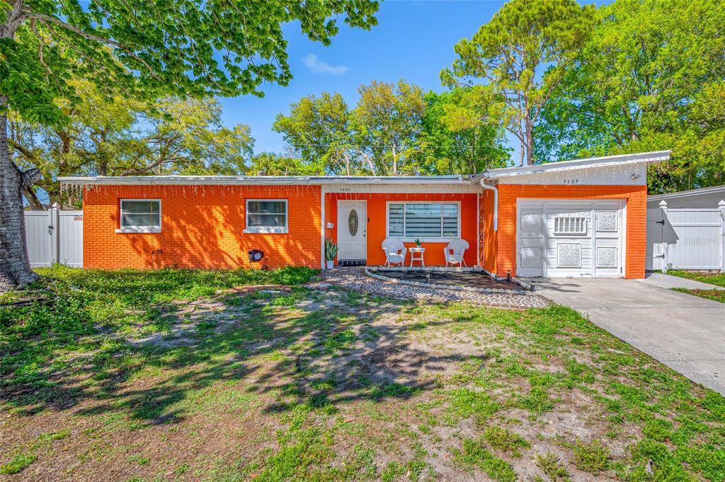 7607 W HANNA AVENUE, Tampa, FL 33615