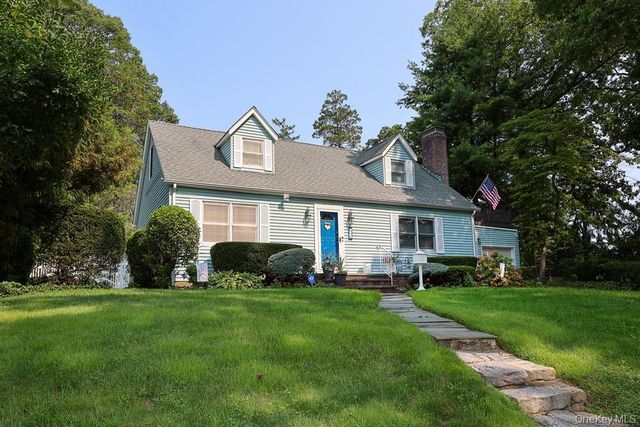 40 Plymouth Drive S, Glen Head, NY 11545