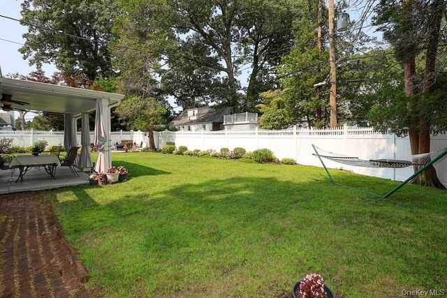 40 Plymouth Drive S, Glen Head, NY 11545