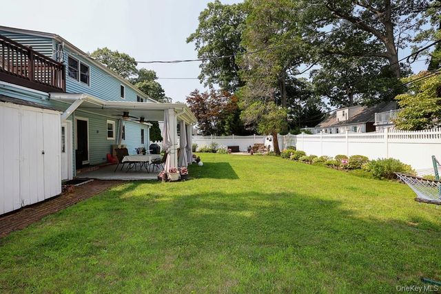 40 Plymouth Drive S, Glen Head, NY 11545