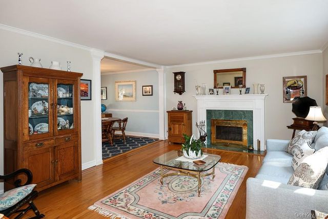 40 Plymouth Drive S, Glen Head, NY 11545