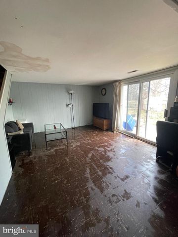 116 LAUREBA AVE, Stratford, NJ 08084